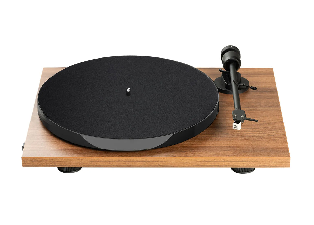 Pro-Ject E1 Phono, patefonas su pradiniu stiprintuvu